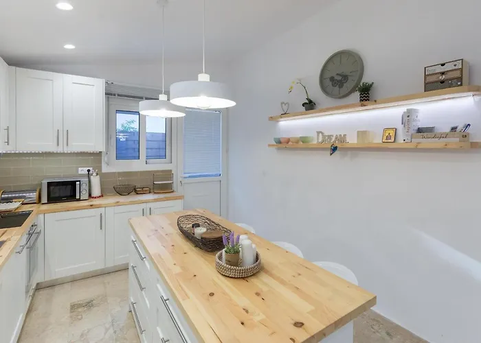 Katerlove House Фалираки